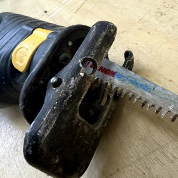 DEWALT DW938 18V Variable Speed Reciprocating Saw (Tool Only, Used) - Picture 4 of 8